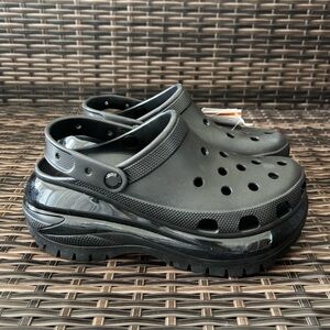 CROCS MEGA CRUSH UNISEX PLATFORM CLOGS SIZE WOMEN'S 10 / MEN'S 8